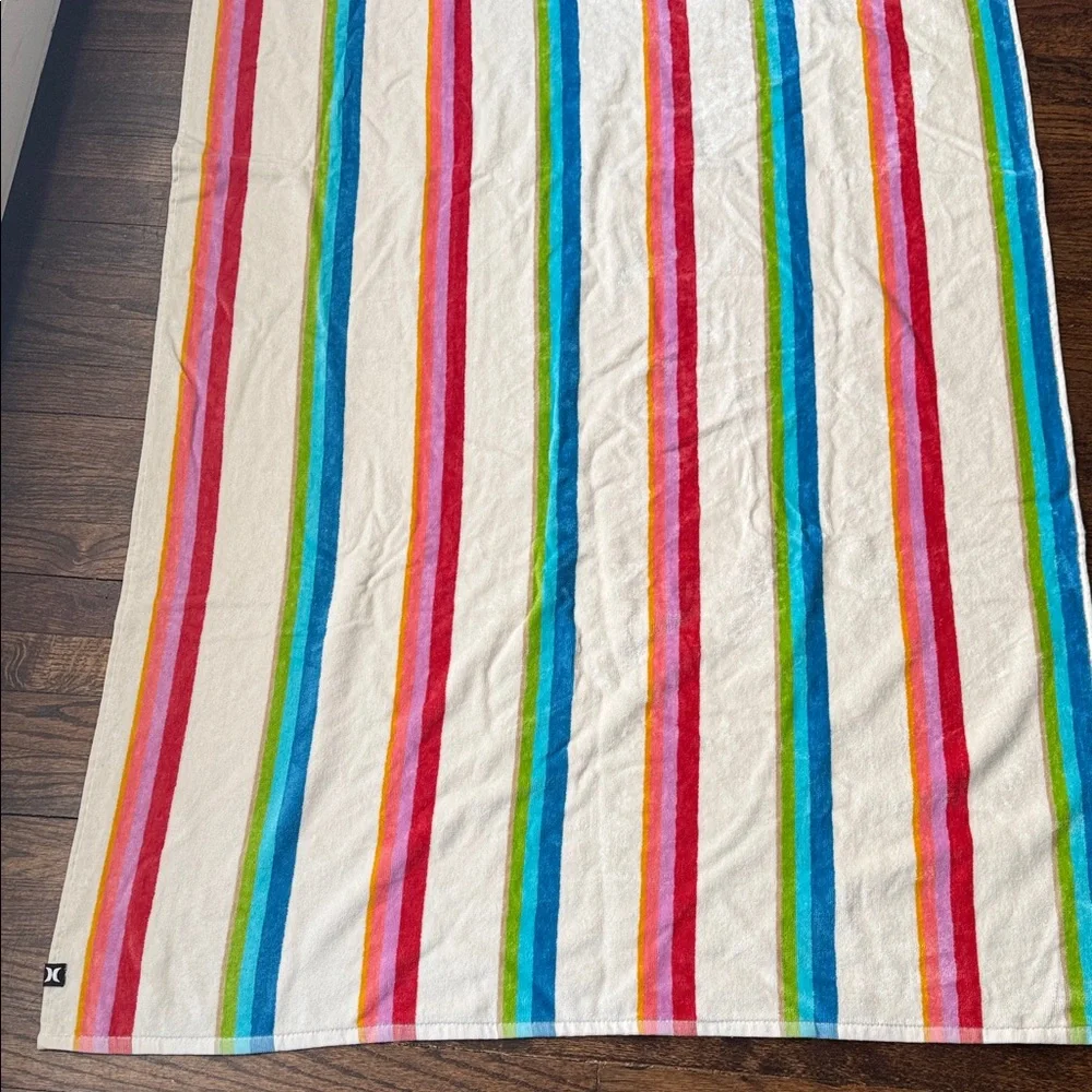 NWT Hurley Multicolor Striped Towel size is 36 x 70